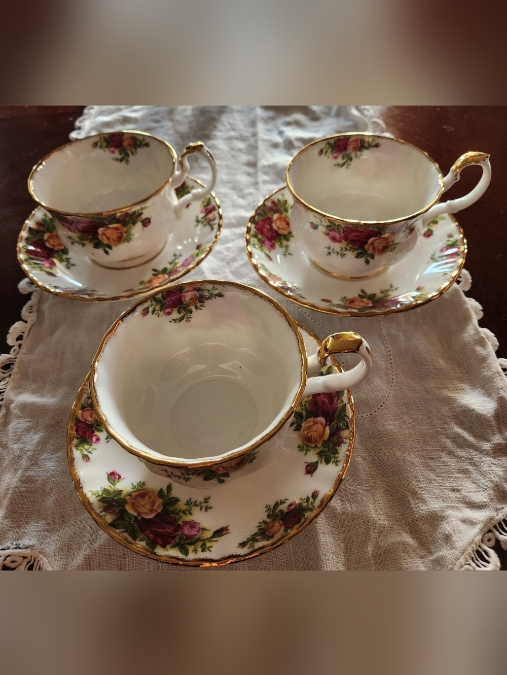 Beautiful Royal Albert Old Country Rose Breakfast Cup and Saucers 3 Set. Mint!